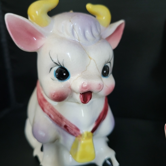 Vintage collectible cow with bells set: suger, creamer, salt & pepper shakers - Picture 12 of 16